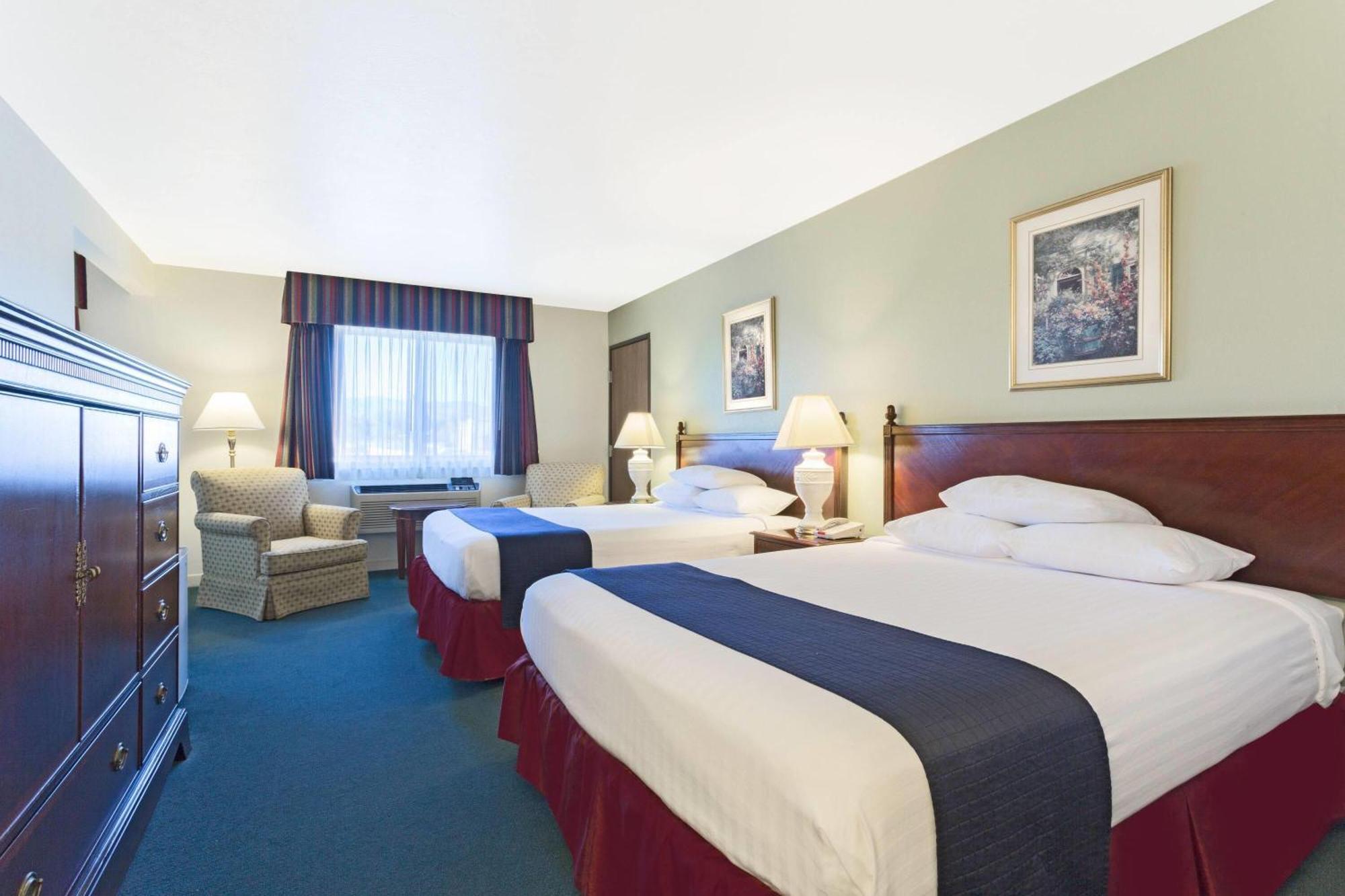 Super 8 By Wyndham Montpelier Hotel Екстериор снимка